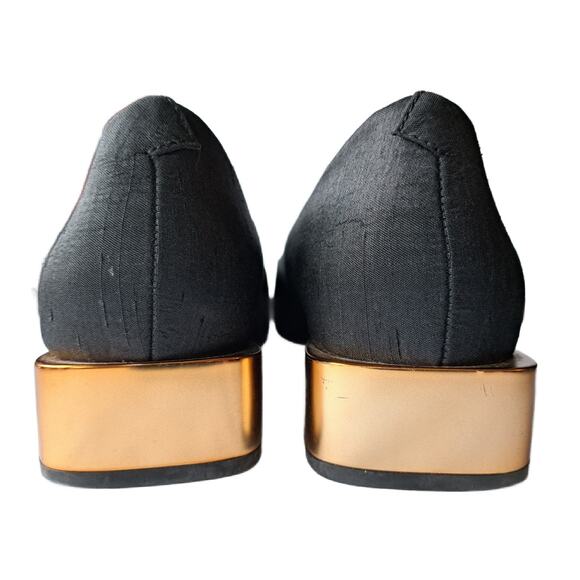 J McLaughlin Cheryl Point Toe Flat Shoes in Black Textile Gold Block Heel Size 8 - Picture 3 of 10